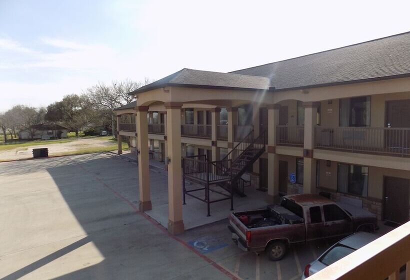 ホテル Moulton Inn & Suites