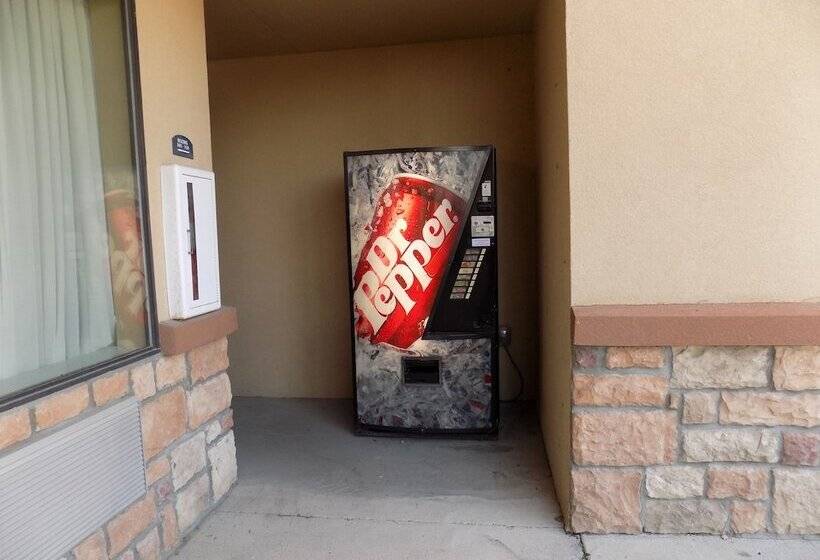 ホテル Moulton Inn & Suites