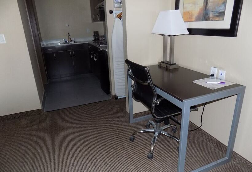 ホテル Moulton Inn & Suites