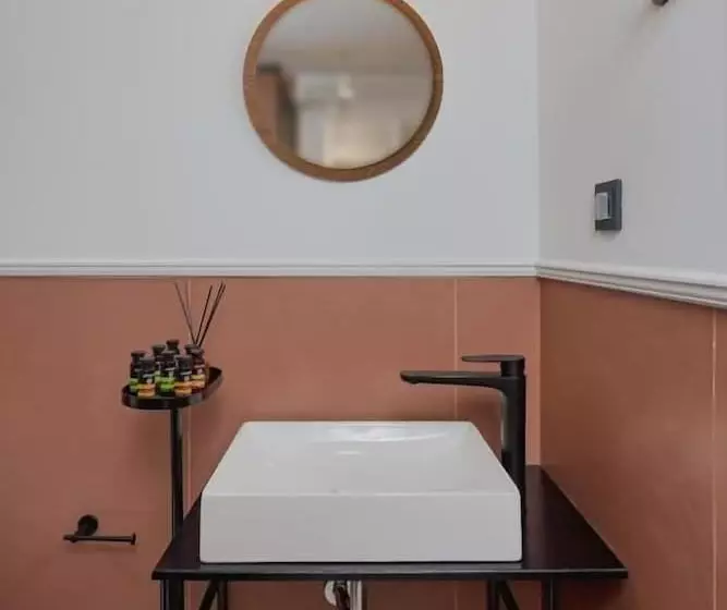 هتل Naiades The Residence Ioannina Castle