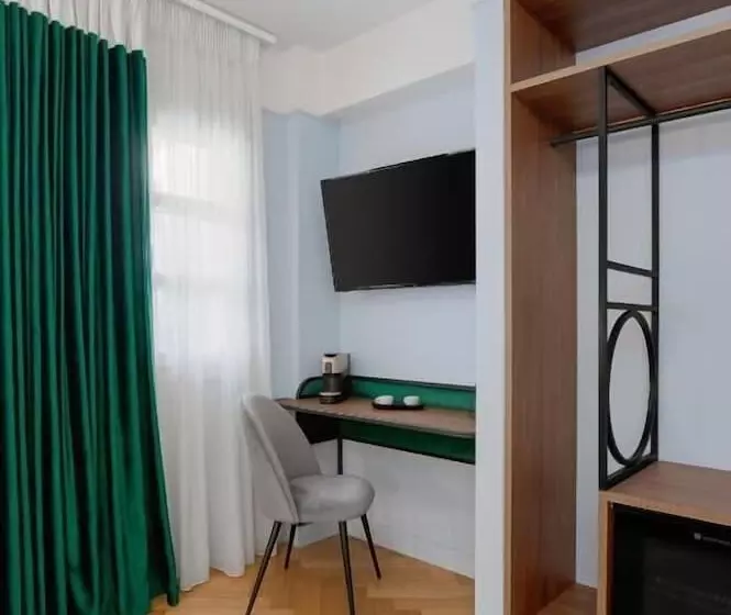 هتل Naiades The Residence Ioannina Castle