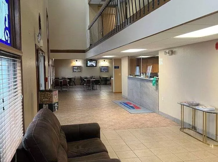 ホテル The White House Inn