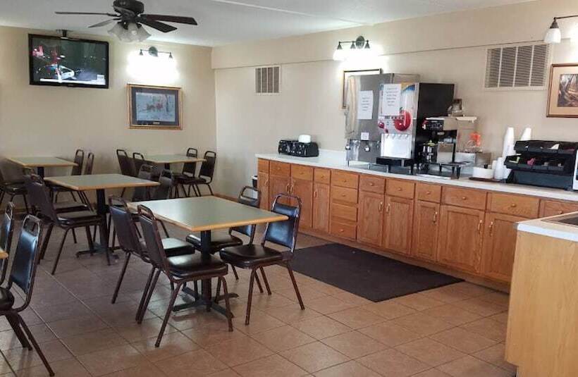 בית מלון כפרי The White House Inn