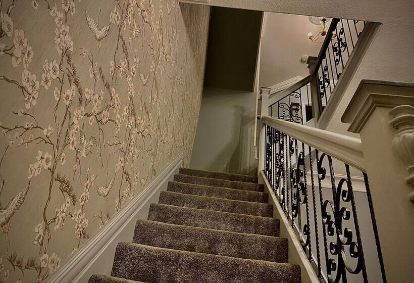 레지던스 Captivating 4 Bed Hot Tub House In Blackpool