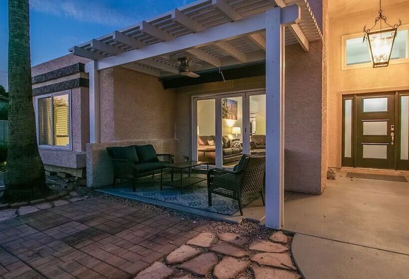 Spectacular Hilltop Home W/resort Like Backyard!