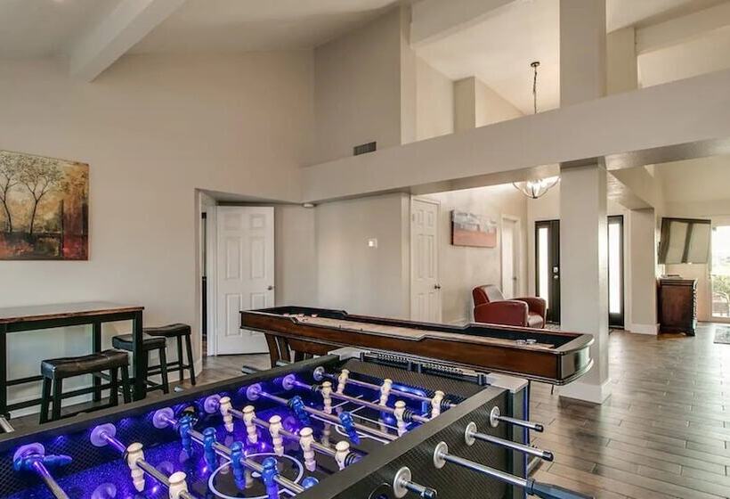 Spectacular Hilltop Home W/resort Like Backyard!