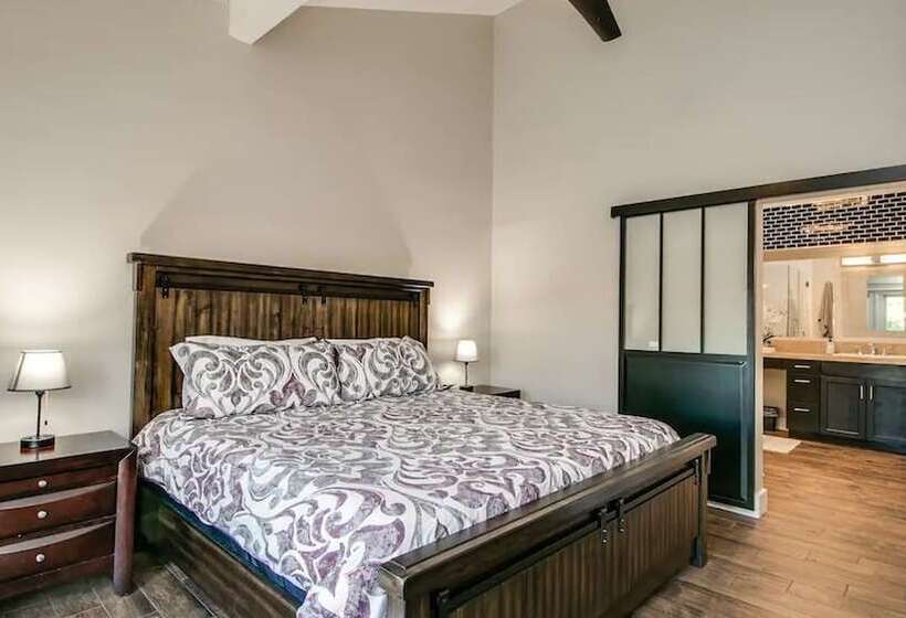 Spectacular Hilltop Home W/resort Like Backyard!