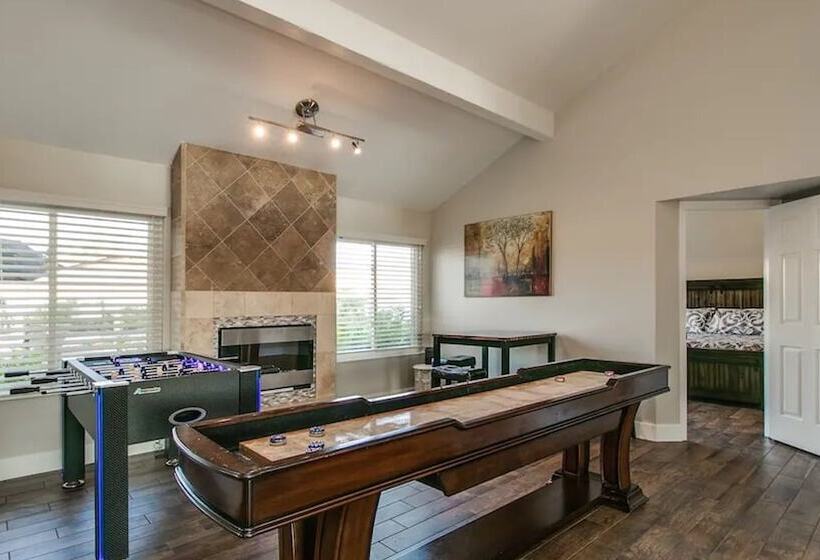 Spectacular Hilltop Home W/resort Like Backyard!