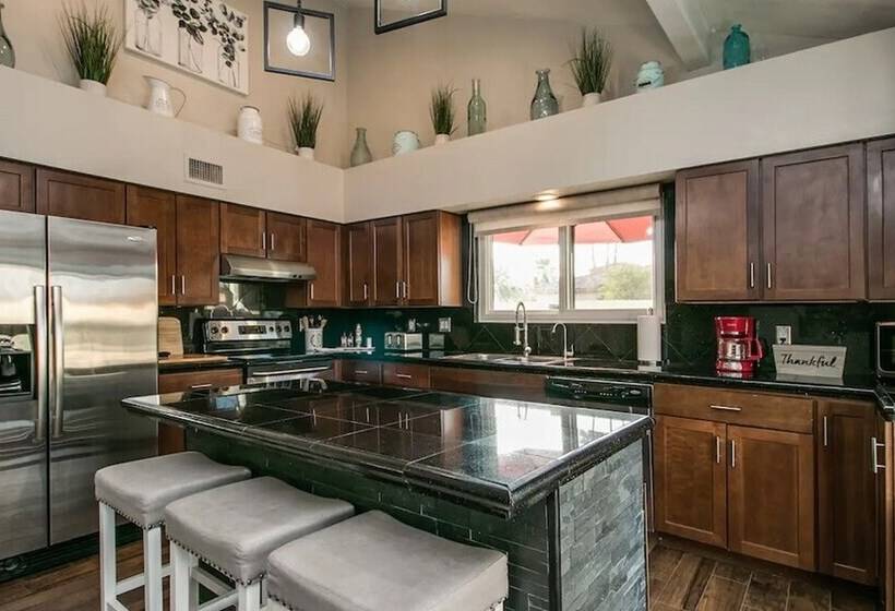 Spectacular Hilltop Home W/resort Like Backyard!