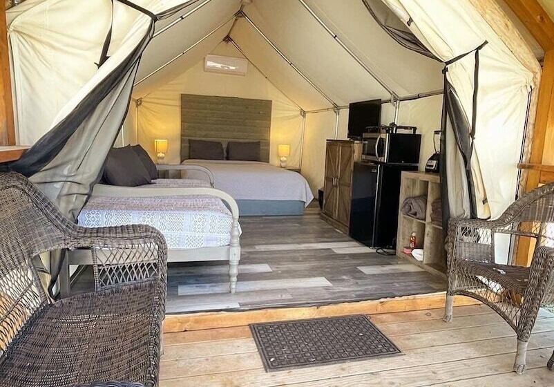 13 Blue River Camp Glamping Cabin