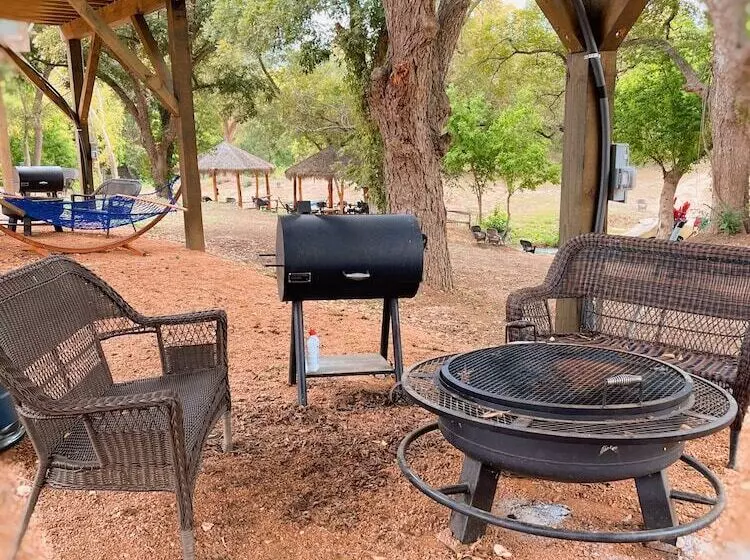 19 Son S Rio Cibolo   Birdhouse Cabin