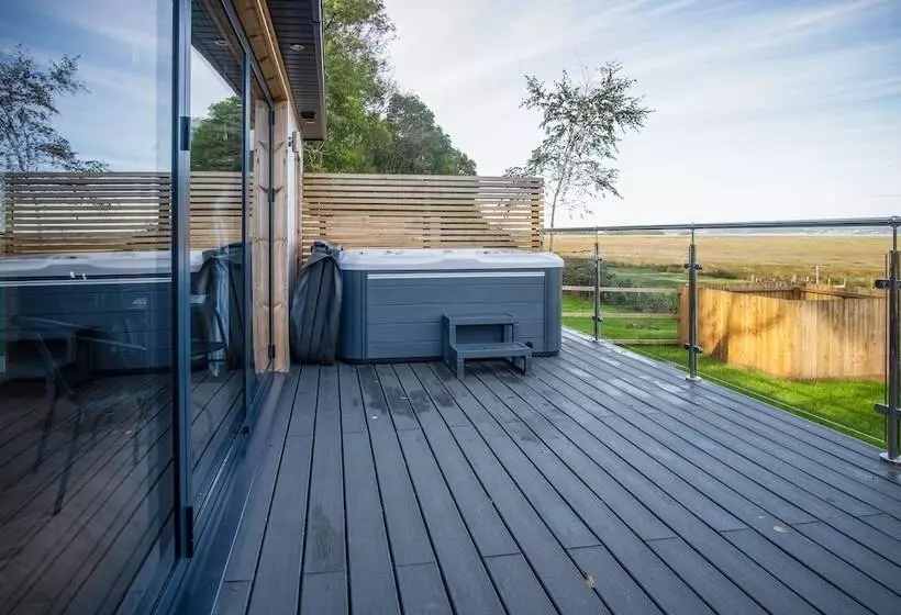 Caswell Bay Hide Out   Cabin   Landimore