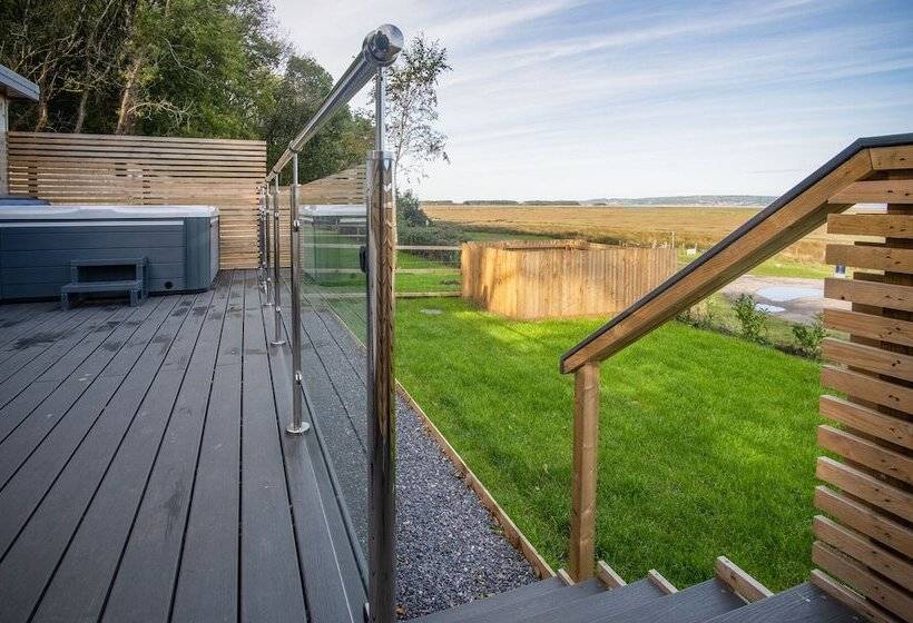 Caswell Bay Hide Out Cabin Landimore