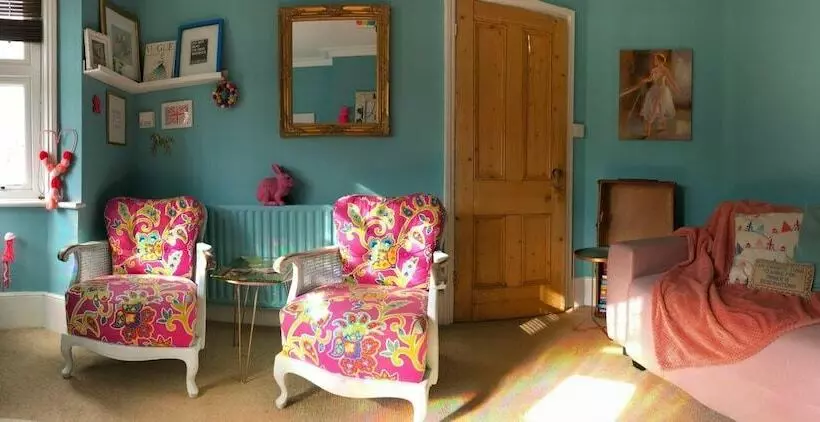 Charming 4bd Semi Detached Home Hastings