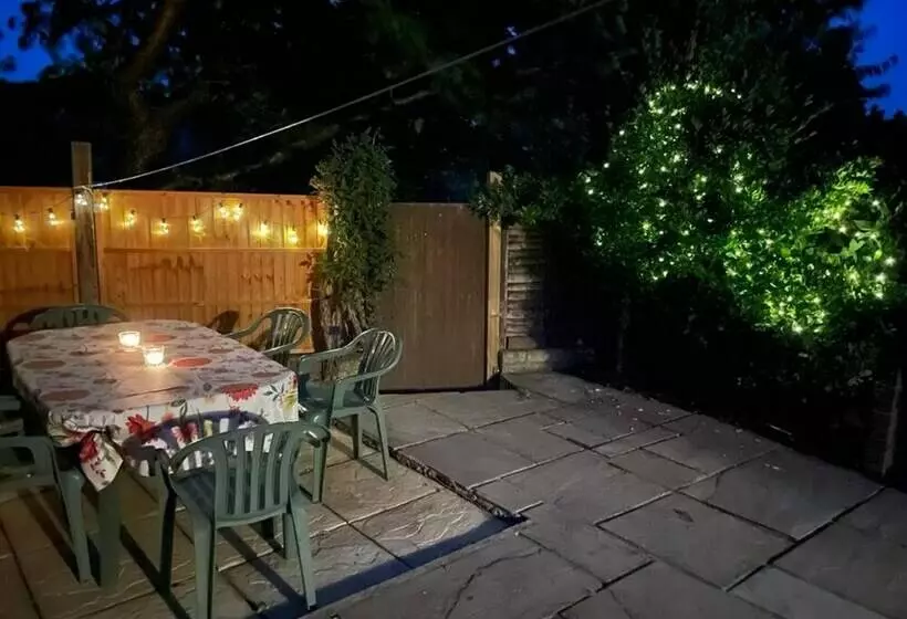 Charming 4bd Semi Detached Home Hastings