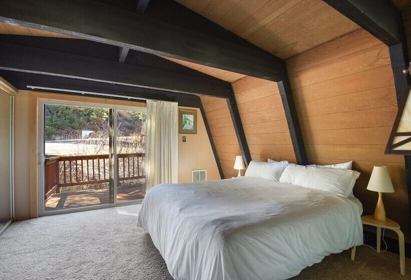 Cozy Mountain View A Frame