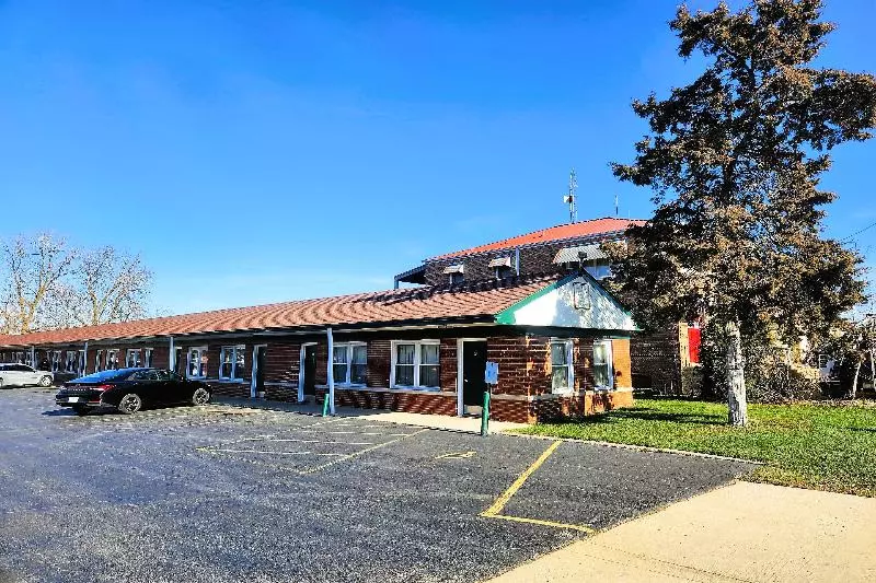 Manor Motel By Oyo Near Oak Brook/chicago Westchester