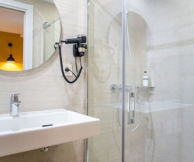 هتل Atlumbreras16