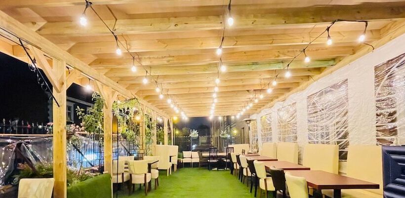 בית מלון כפרי Boutique Shut Eyes In London