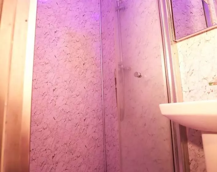 Hotelli Boutique Shut Eyes In London