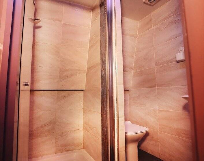 בית מלון כפרי Boutique Shut Eyes In London