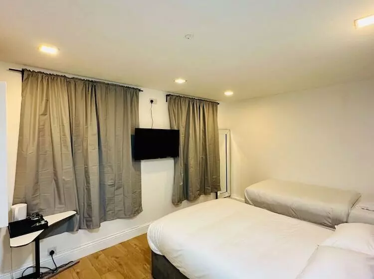 Hotelli Boutique Shut Eyes In London