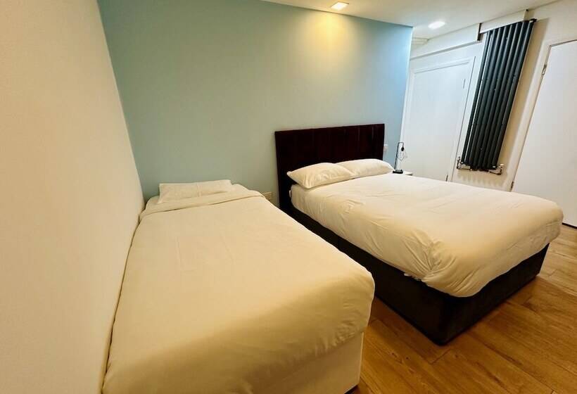 בית מלון כפרי Boutique Shut Eyes In London