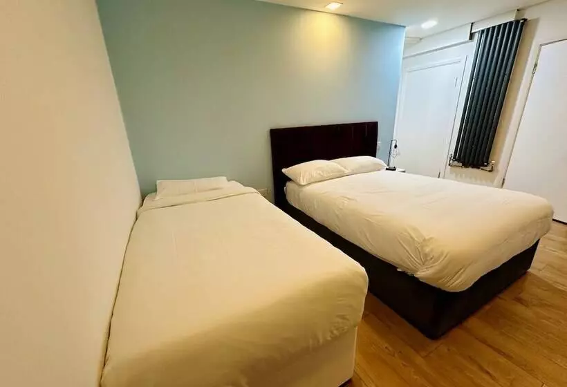 Hotelli Boutique Shut Eyes In London