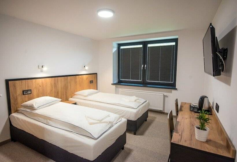 בית מלון כפרי Sport Rooms Spała