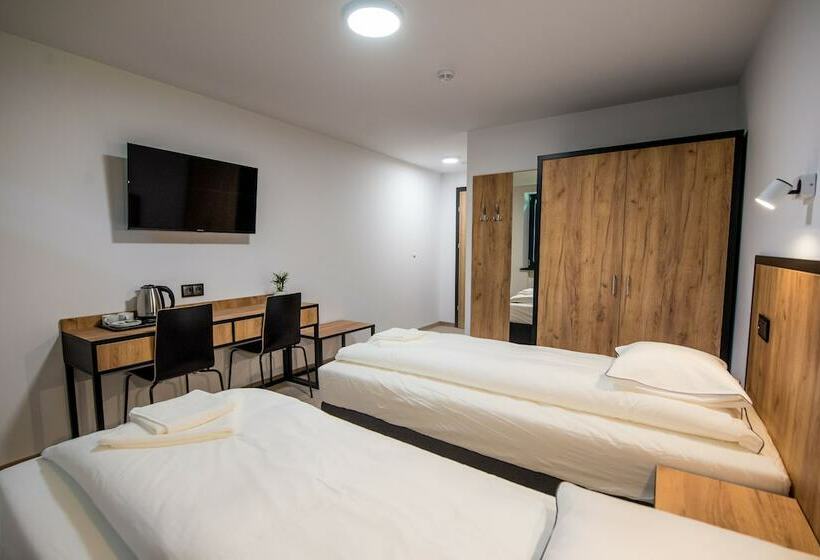 בית מלון כפרי Sport Rooms Spała