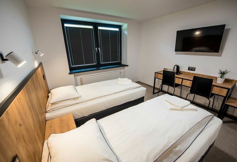 בית מלון כפרי Sport Rooms Spała