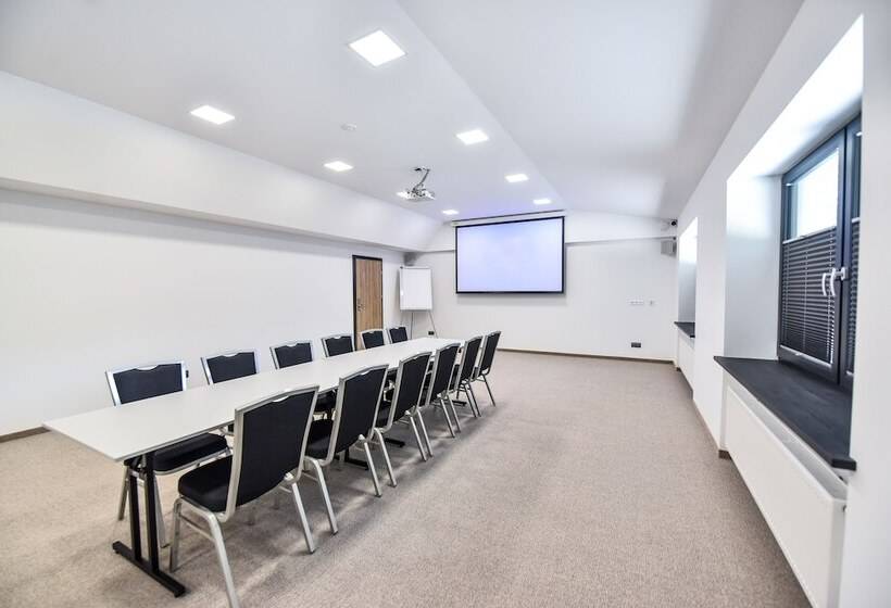 בית מלון כפרי Sport Rooms Spała