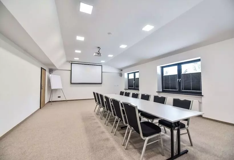 Hotelli Sport Rooms Spała