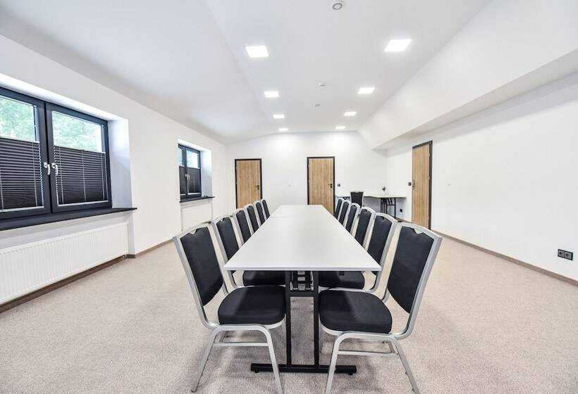 בית מלון כפרי Sport Rooms Spała