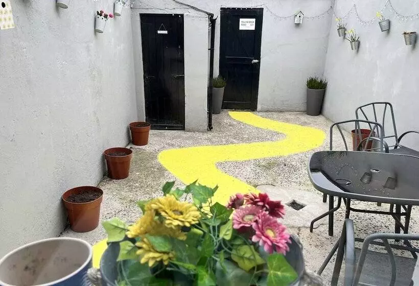 Residenssi Cosy 2 Bed House Close To Belfast City Centre