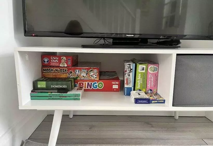 Residenssi Cosy 2 Bed House Close To Belfast City Centre