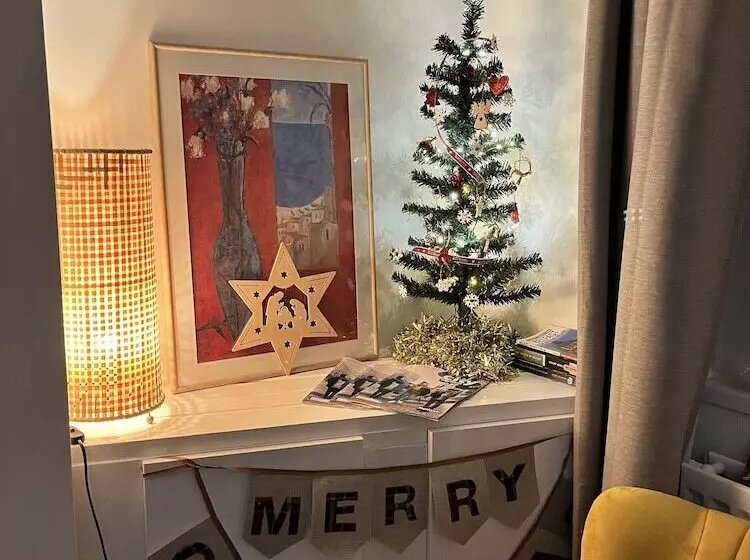 Residenssi Cosy 2 Bed House Close To Belfast City Centre