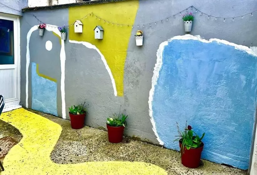 Residenssi Cosy 2 Bed House Close To Belfast City Centre