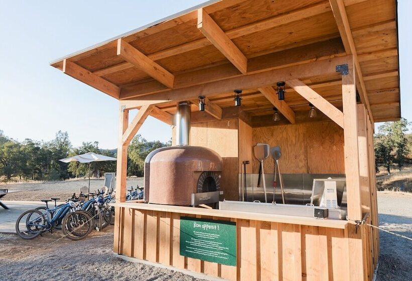 渡假胜地  Huttopia Wine Country