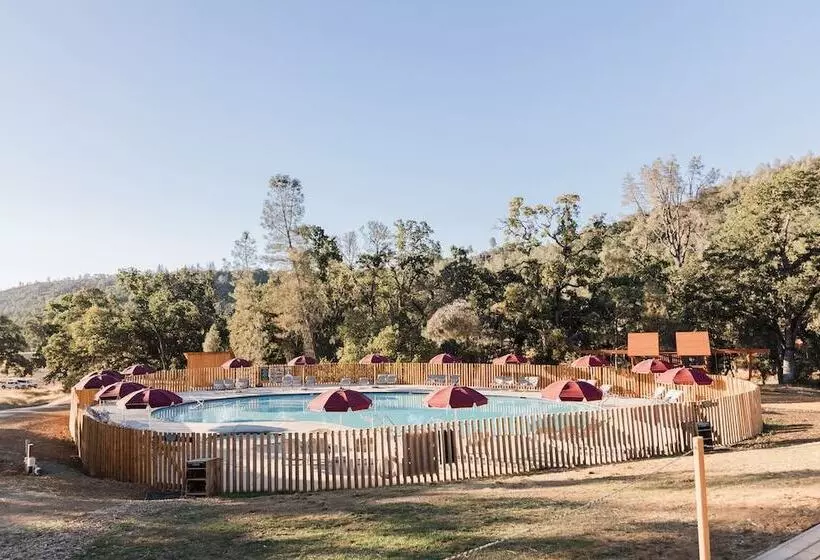 リゾートホテル Huttopia Wine Country