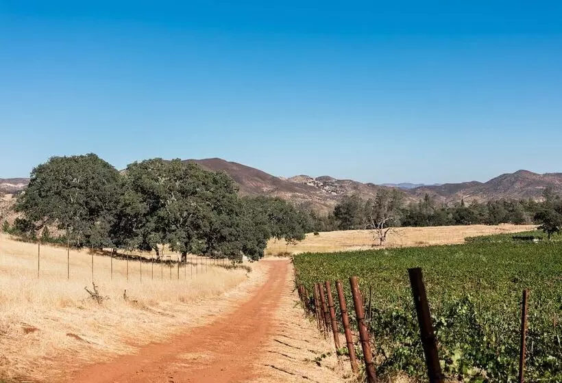 リゾートホテル Huttopia Wine Country