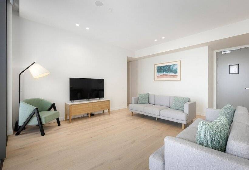 Signature Broadbeach   Gclr