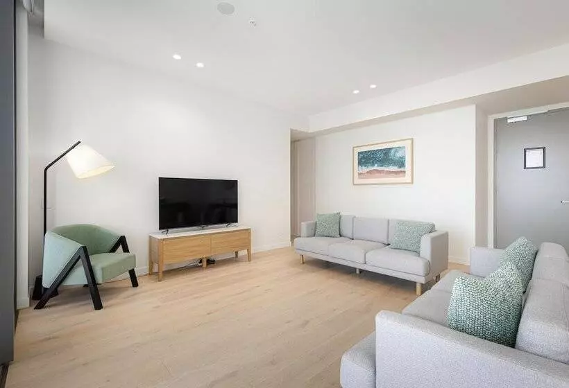 Signature Broadbeach   Gclr