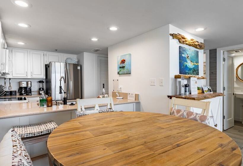 1 Incredible View By Avantstay Emerald Coast Views On Beach!