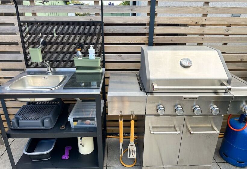 Seaside Cabin Retreat In Hayling Island