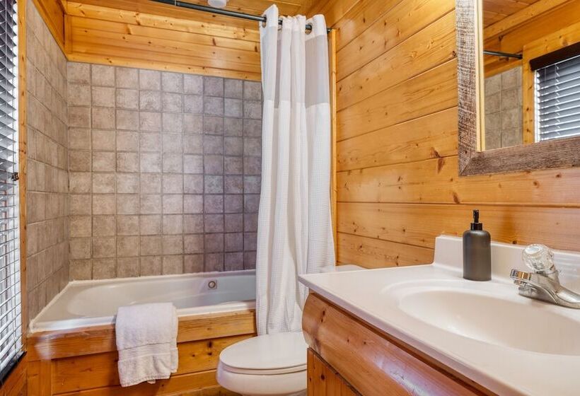 Brookshore By Avantstay Relaxing Backyard Creek, 10mins From Pigeon Forge