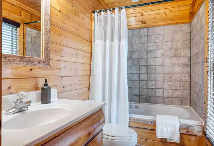 Brookshore By Avantstay Relaxing Backyard Creek, 10mins From Pigeon Forge