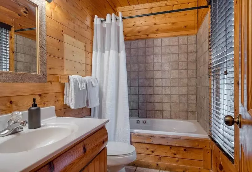 Brookshore By Avantstay Relaxing Backyard Creek, 10mins From Pigeon Forge