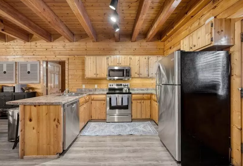 Brookshore By Avantstay Relaxing Backyard Creek, 10mins From Pigeon Forge