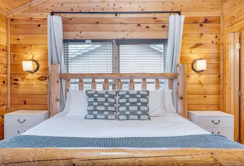 Brookshore By Avantstay Relaxing Backyard Creek, 10mins From Pigeon Forge